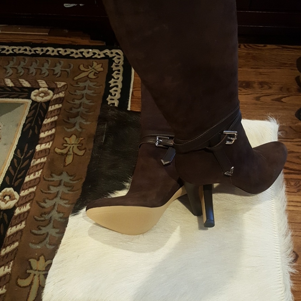 Boots - Picture 2 of 4